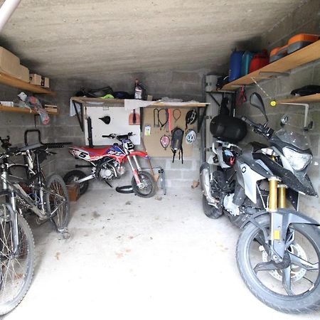 3 Chambres - Tres Grand Jardin Privee - Terrasse Privee - Garage Velo Et Moto - Parking Voiture Privee Dans La Propriete - Gere Par Presta-Zen'Services Thierville-sur-Meuse Luaran gambar