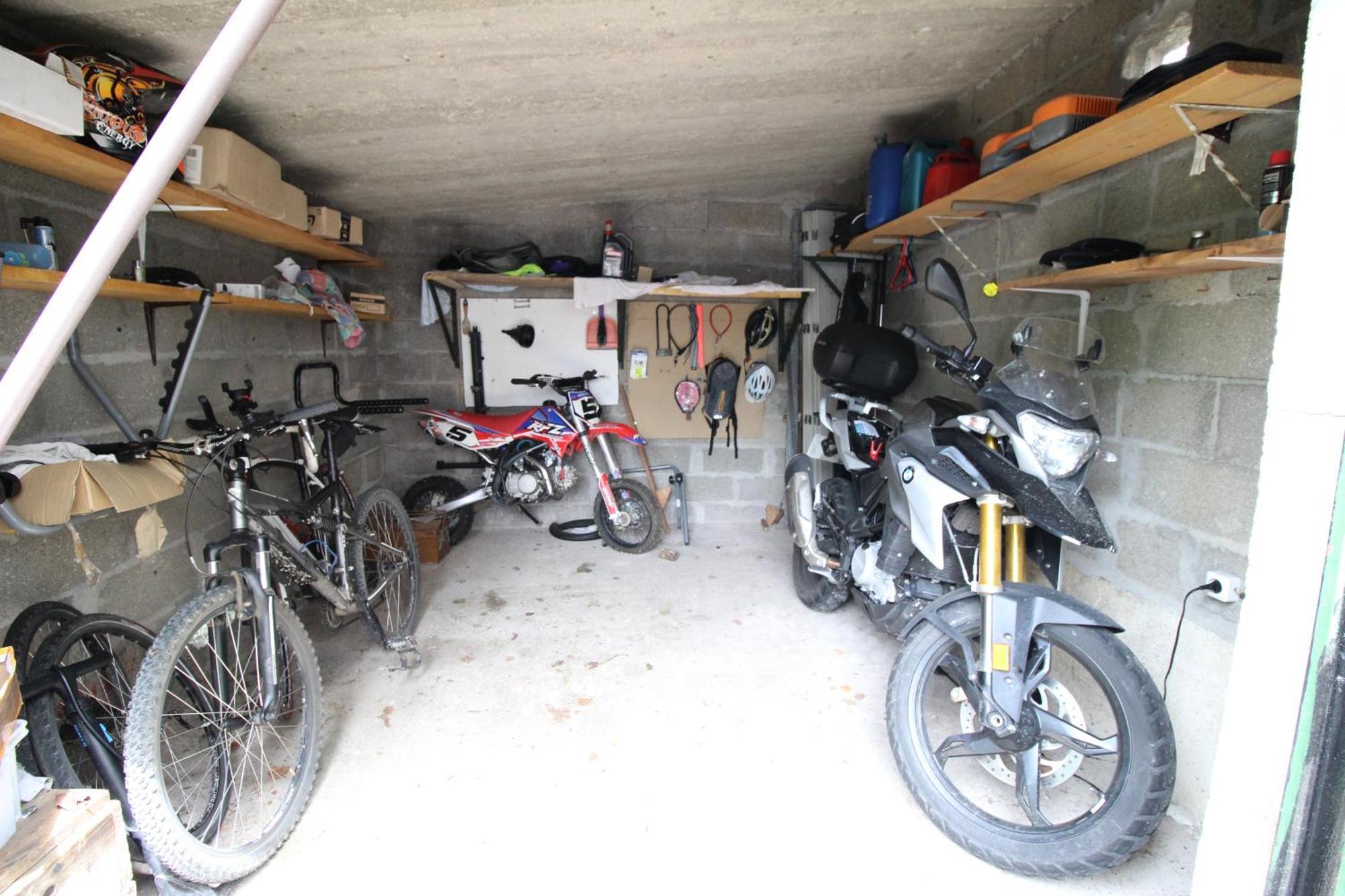 3 Chambres - Tres Grand Jardin Privee - Terrasse Privee - Garage Velo Et Moto - Parking Voiture Privee Dans La Propriete - Gere Par Presta-Zen'Services Thierville-sur-Meuse Luaran gambar